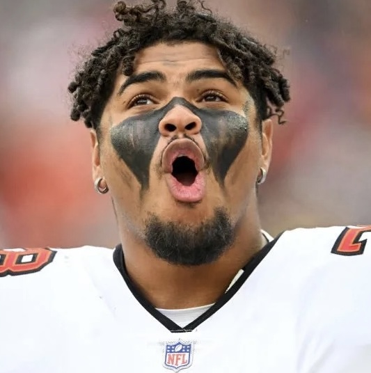 Tristan Wirfs lists top pass-rushers in NFL